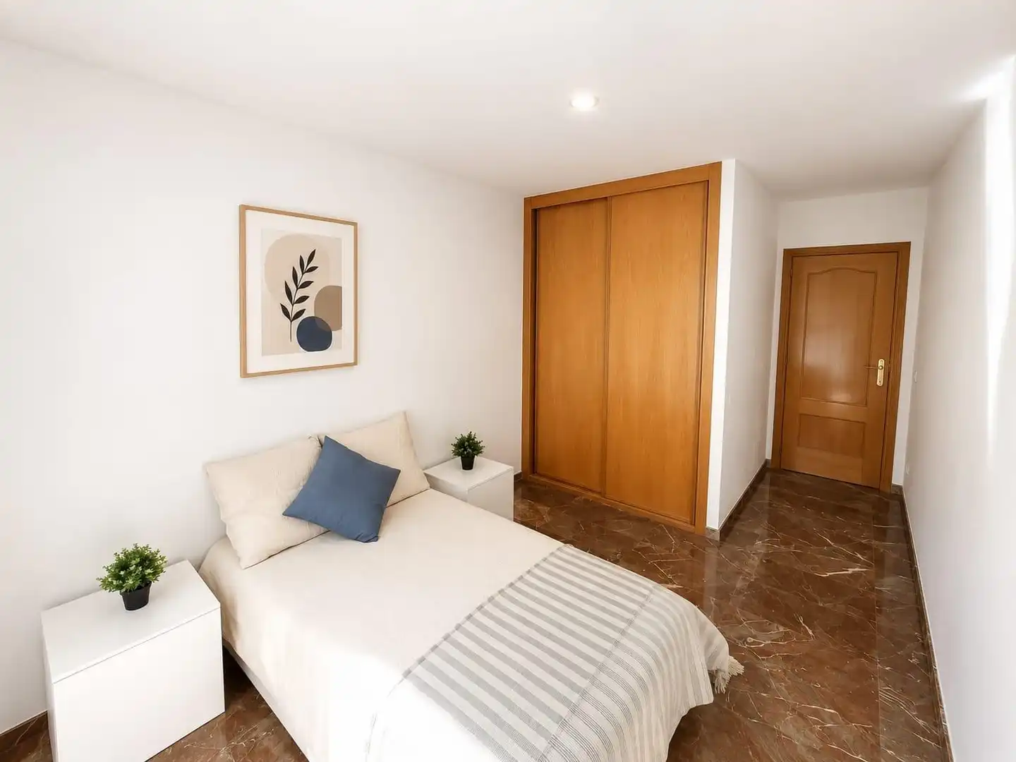 Bedroom of Flat for sale in Zaragoza  with Air Conditioner, Heating and Balcony