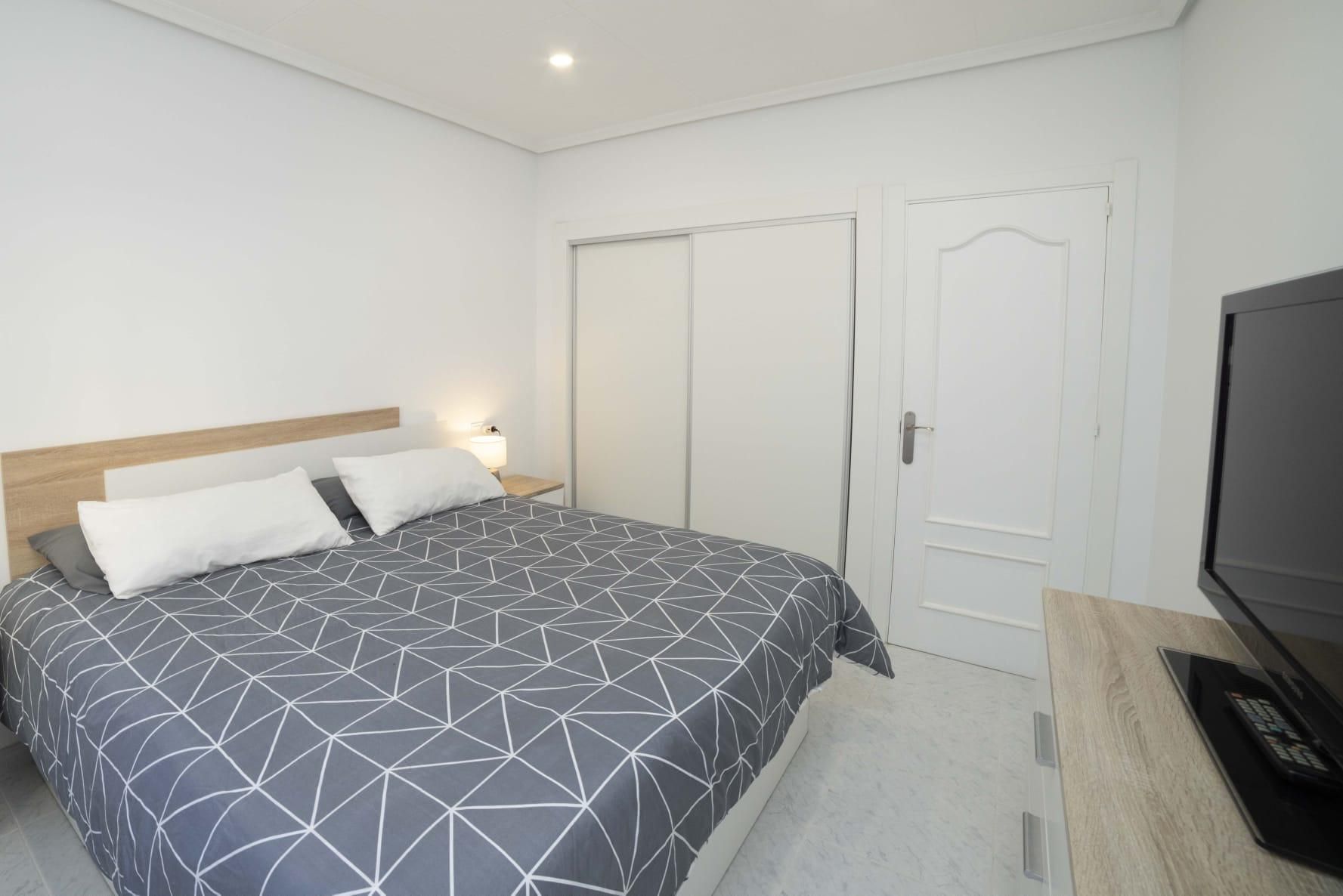 Dormitori de Pis en venda en Alicante / Alacant amb Aire condicionat i Terrassa