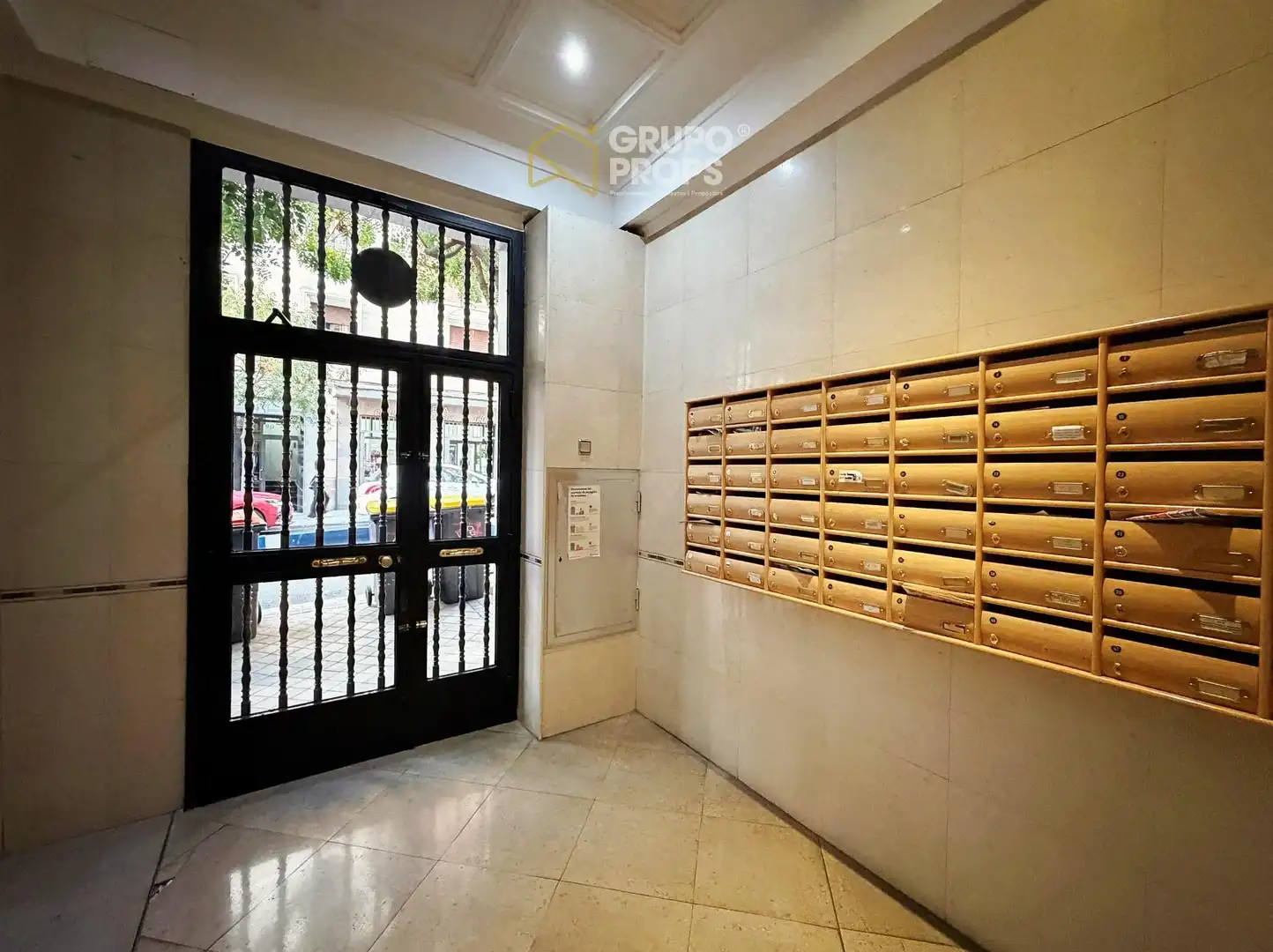 Flat for rent in Trafalgar