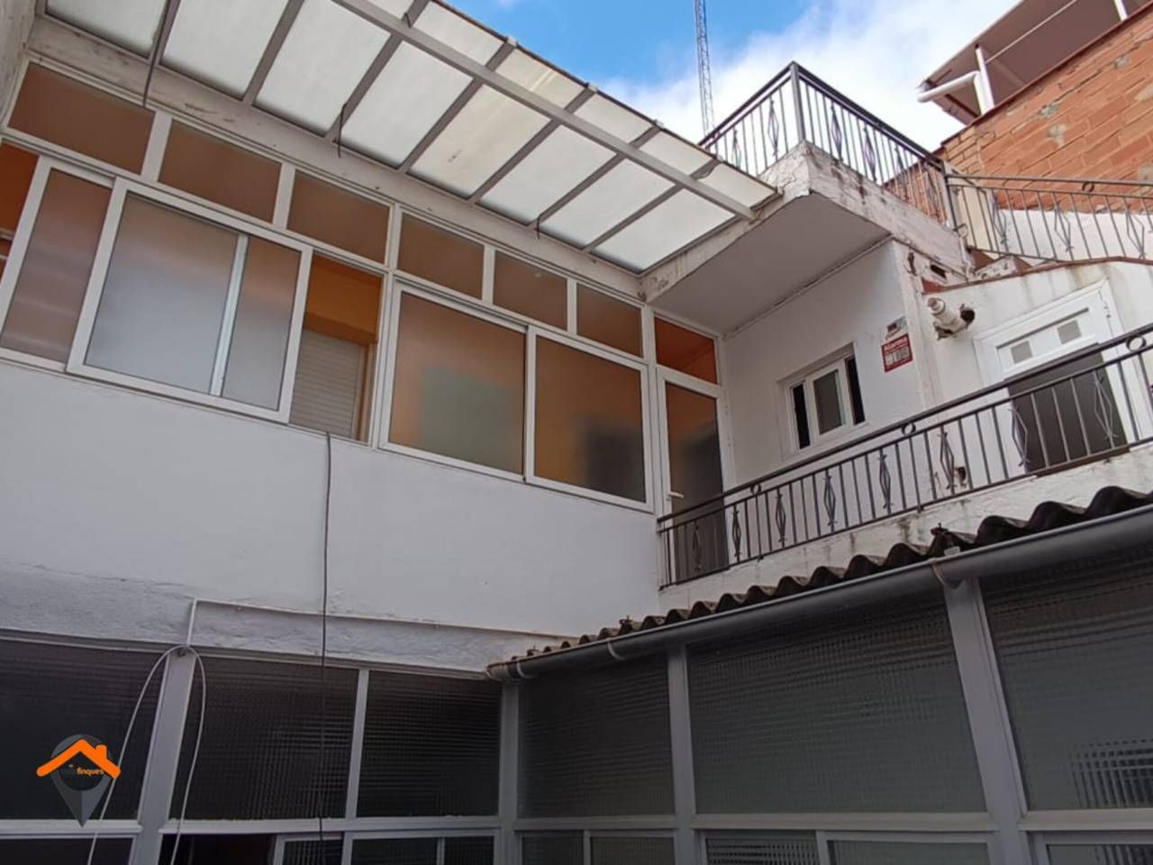 Vista exterior de Casa o xalet en venda en Sabadell amb Terrassa