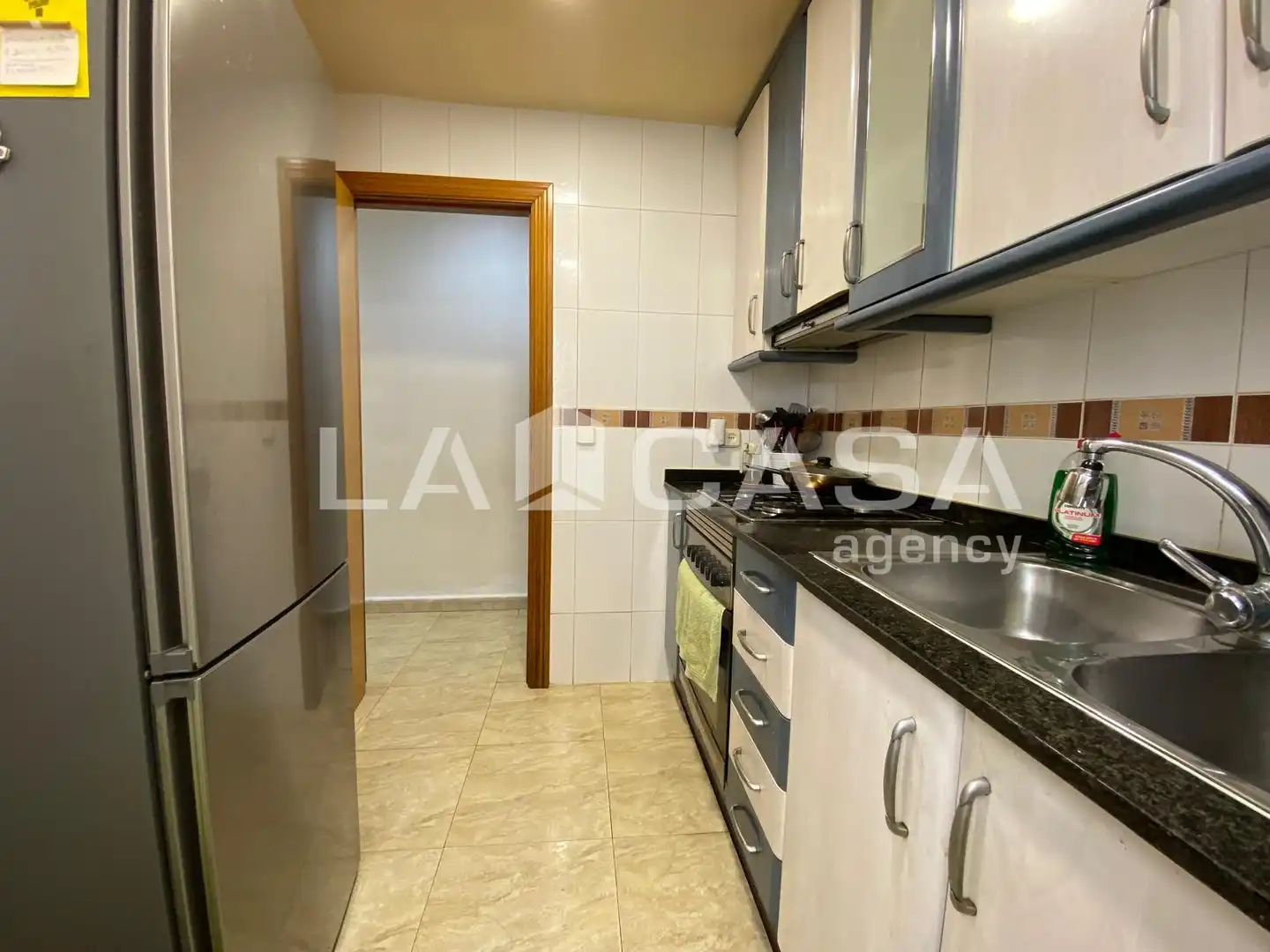 Cocina de Piso en venta en Santa Coloma de Gramenet