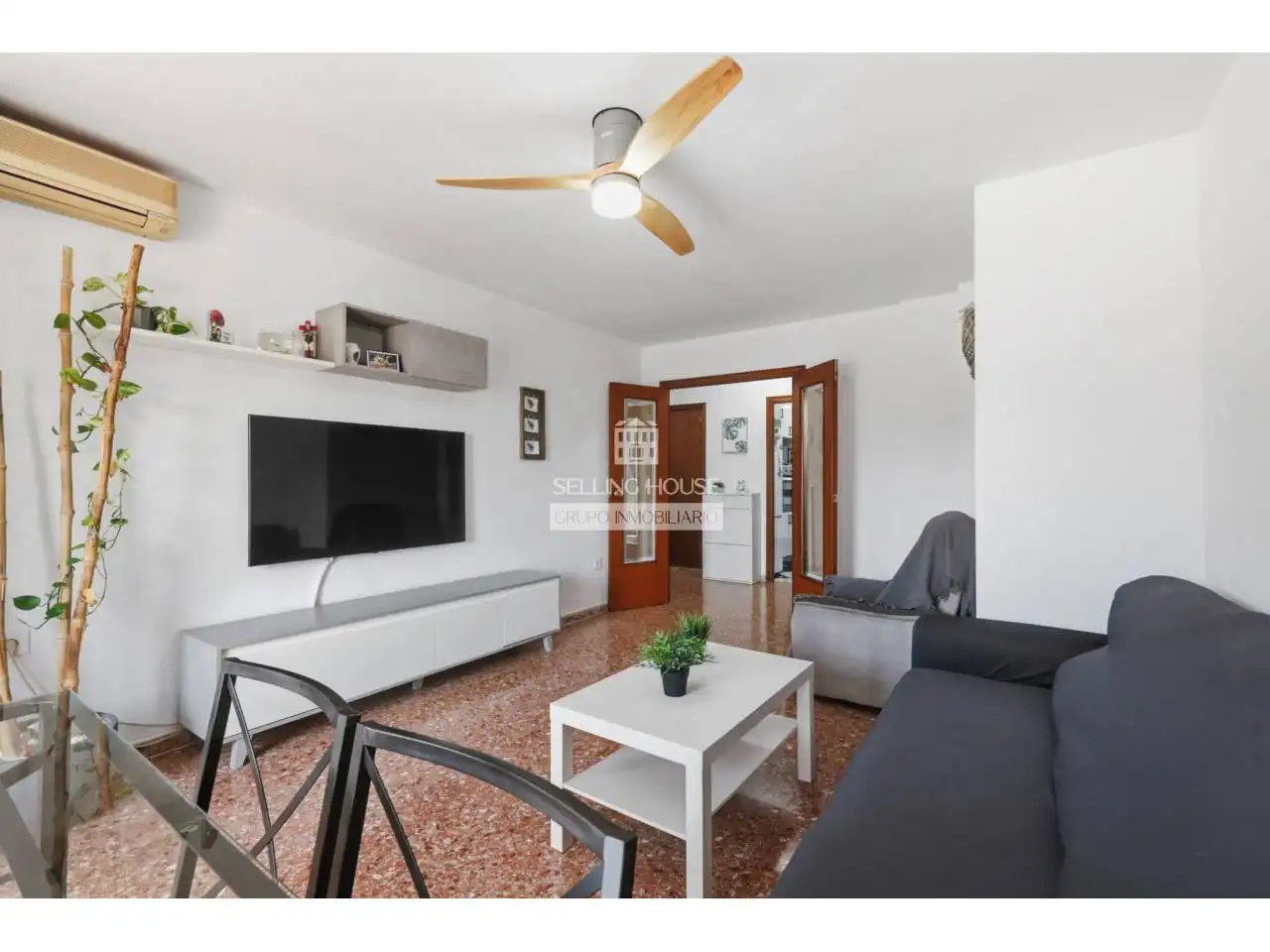 Living room of Flat for sale in Xirivella  with Air Conditioner, Storage room and Balcony