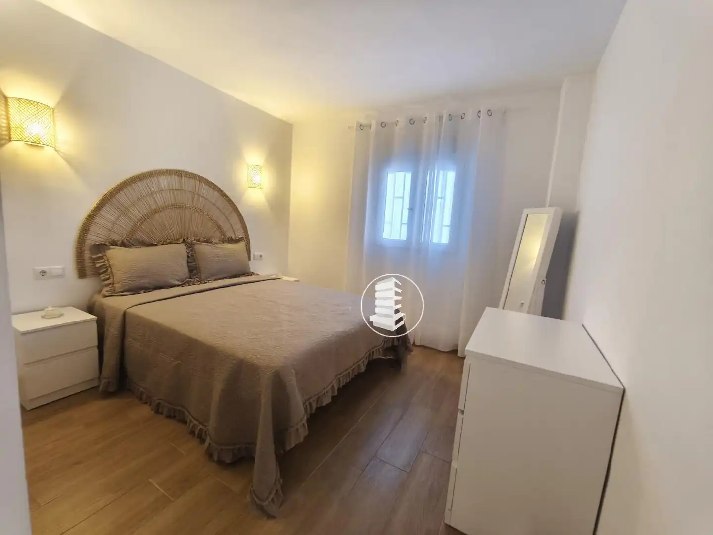 Dormitori de Apartament de lloguer en El Rosario amb Terrassa i Moblat
