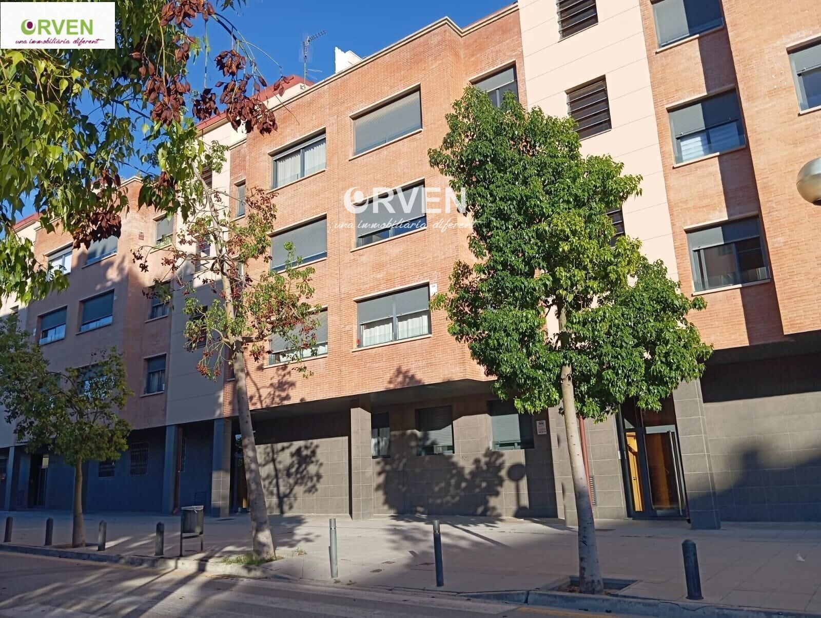 Vista exterior de Pis en venda en El Vendrell amb Calefacció, Parquet i Terrassa