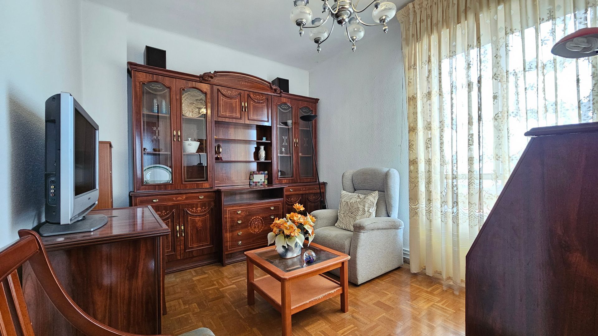 Sala d'estar de Pis en venda en Vitoria - Gasteiz amb Calefacció, Parquet i Terrassa