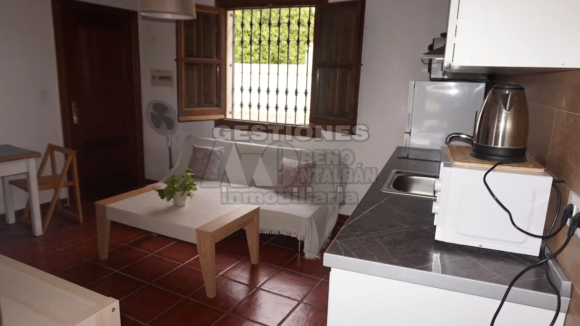 Attic for rent in Cuesta de Abarqueros, Barrio de Albaicín