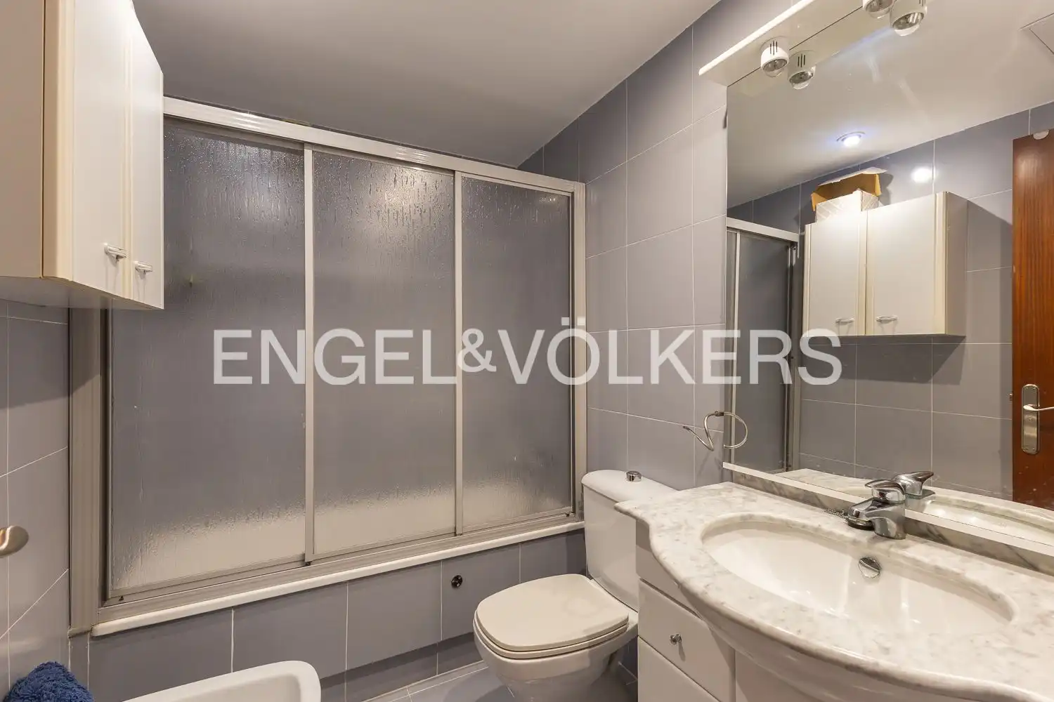 Badezimmer von Wohnung zur Miete in Valencia mit Klimaanlage, Heizung und Terrasse