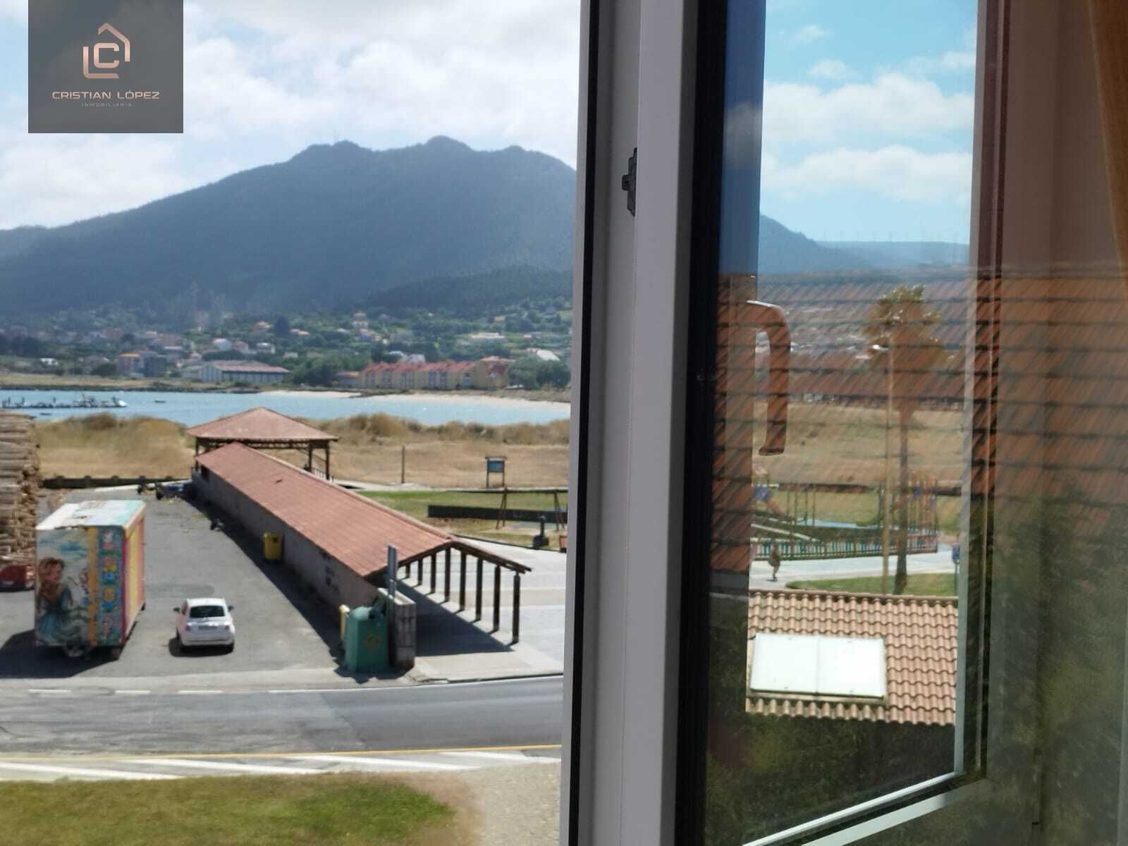 Vista exterior de Pis en venda en Cariño amb Calefacció, Parquet i Traster