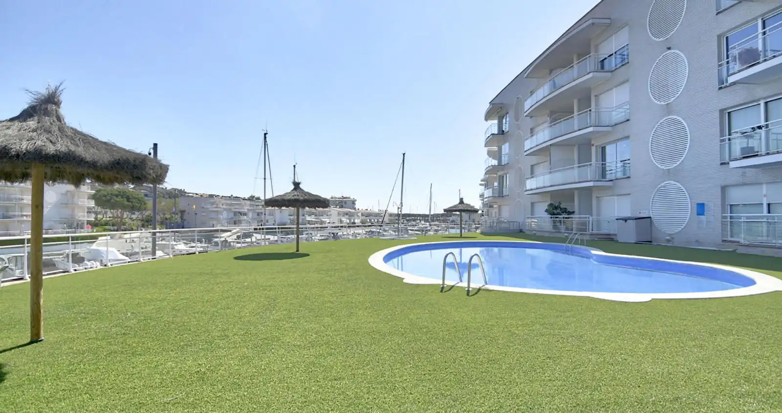 Piscina de Piso en venta en Castell d'Aro, Platja d'Aro i s'Agaró con Aire acondicionado, Calefacción y Terraza