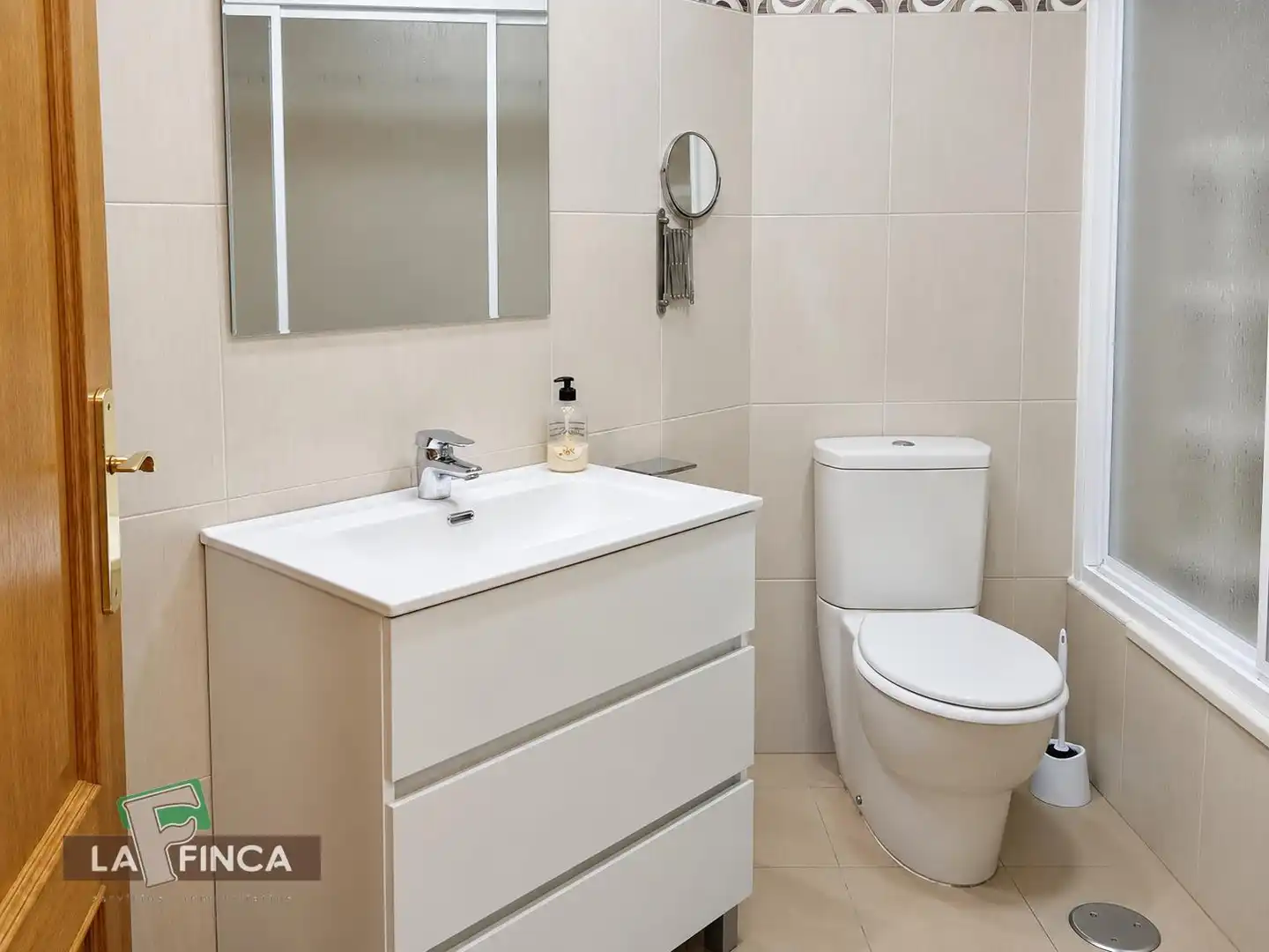 Baño de Estudio de alquiler en HUCA - La Cadellada