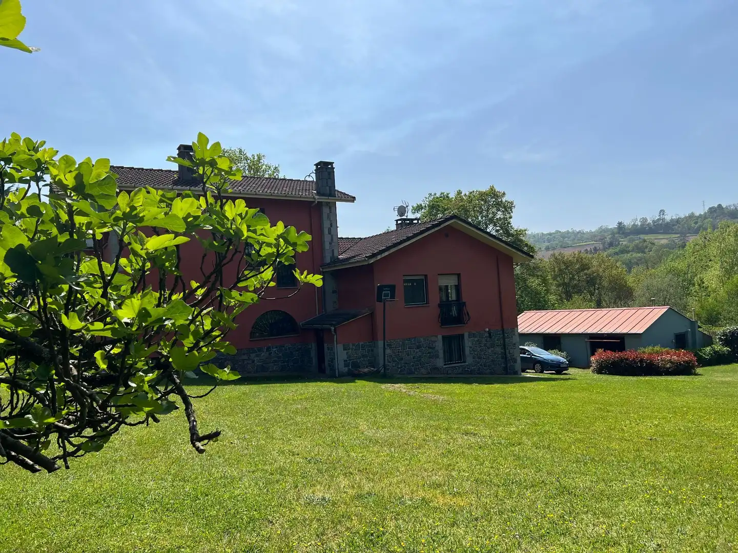 Vista exterior de Casa o chalet en venta en Cangas de Onís con Calefacción, Jardín privado y Amueblado