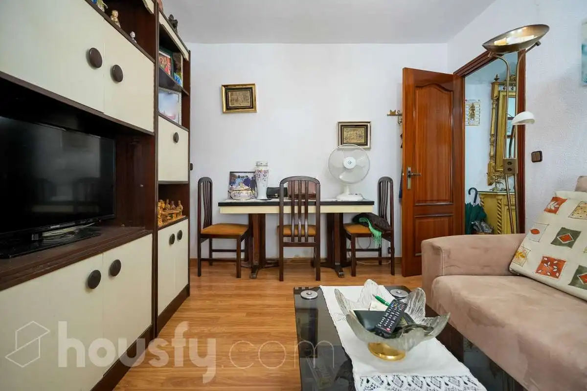 Sala d'estar de Pis en venda en Madrid amb Terrassa, Traster i Moblat