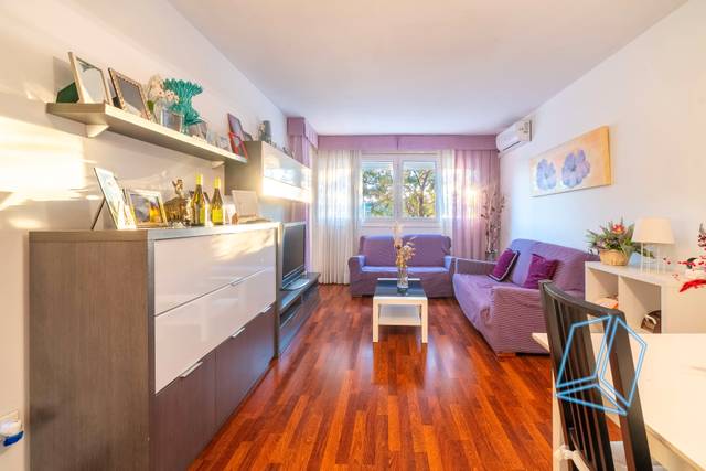 Piso en Venta en Calle Ribera d'Ebre en Fontsanta - Fatjó