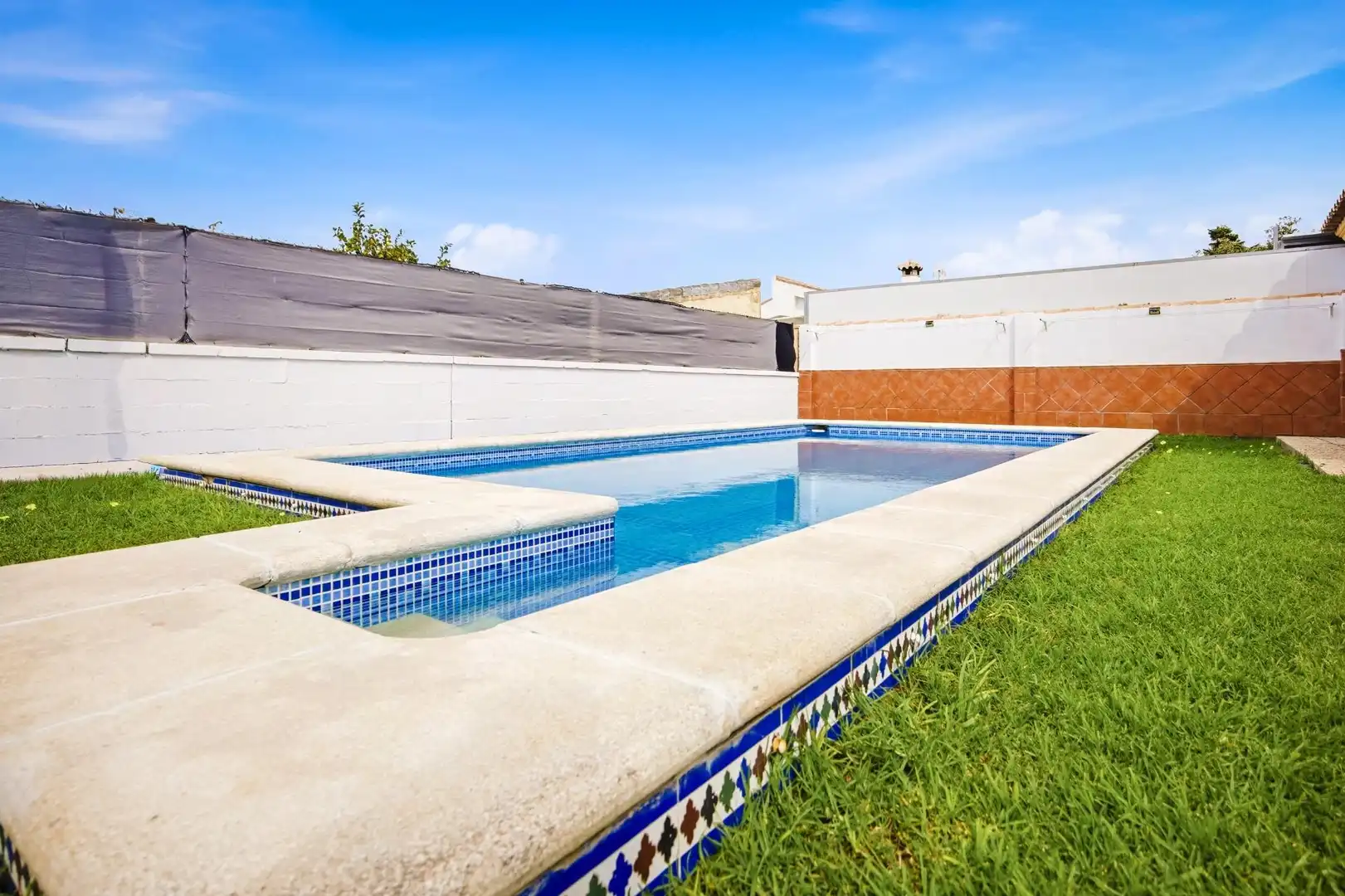 Piscina de Casa o xalet en venda en Chiclana de la Frontera amb Aire condicionat, Jardí privat i Terrassa