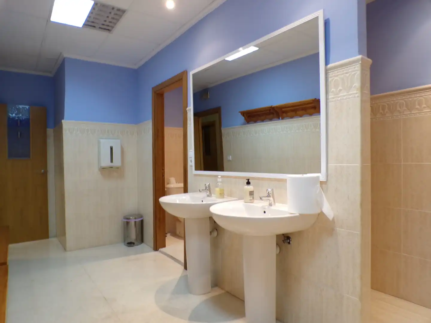 Bathroom of Office for sale in Valencia  with Air Conditioner, Heating and Internet