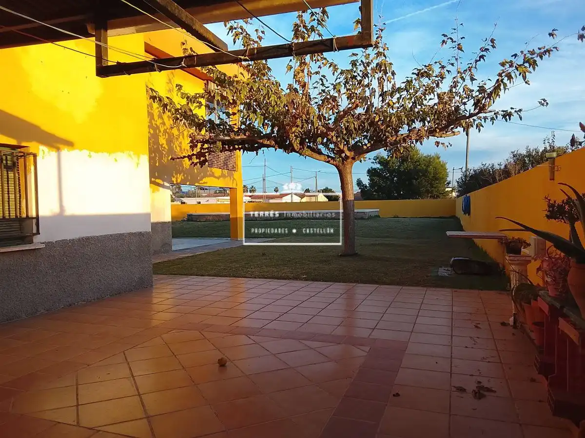 Jardí de Casa o xalet en venda en Castellón de la Plana / Castelló de la Plana amb Calefacció, Terrassa i Moblat