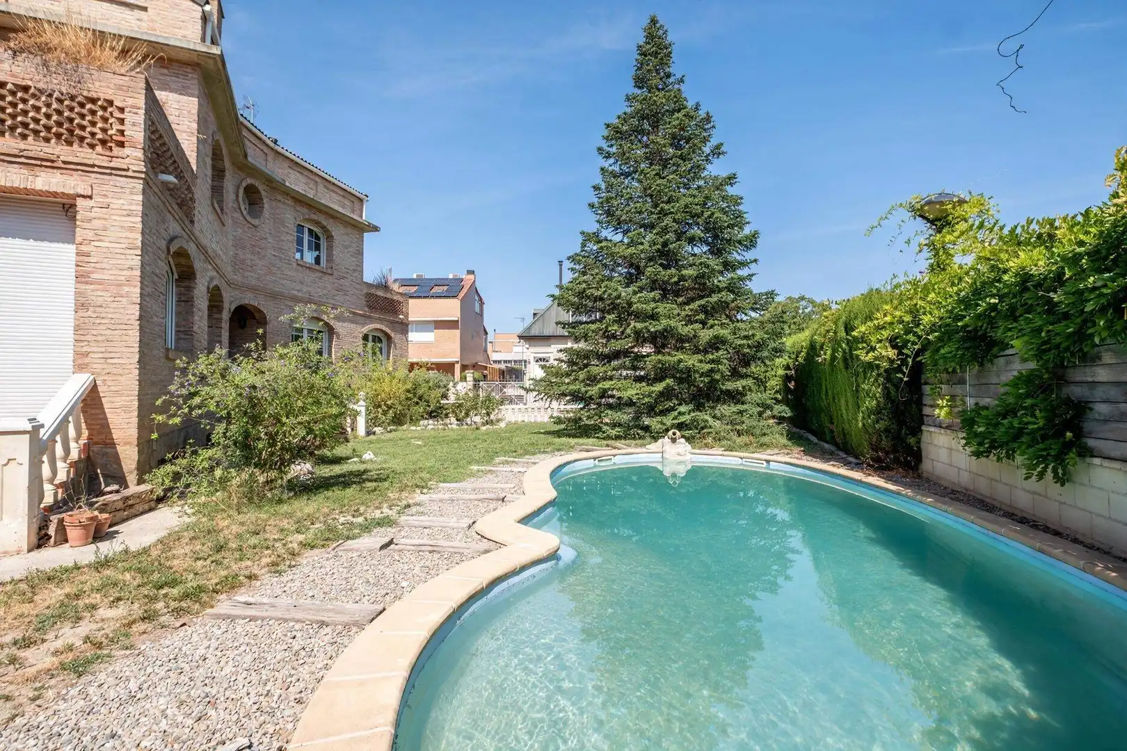 Piscina de Casa o xalet en venda en Zaragoza amb Jardí privat, Terrassa i Traster