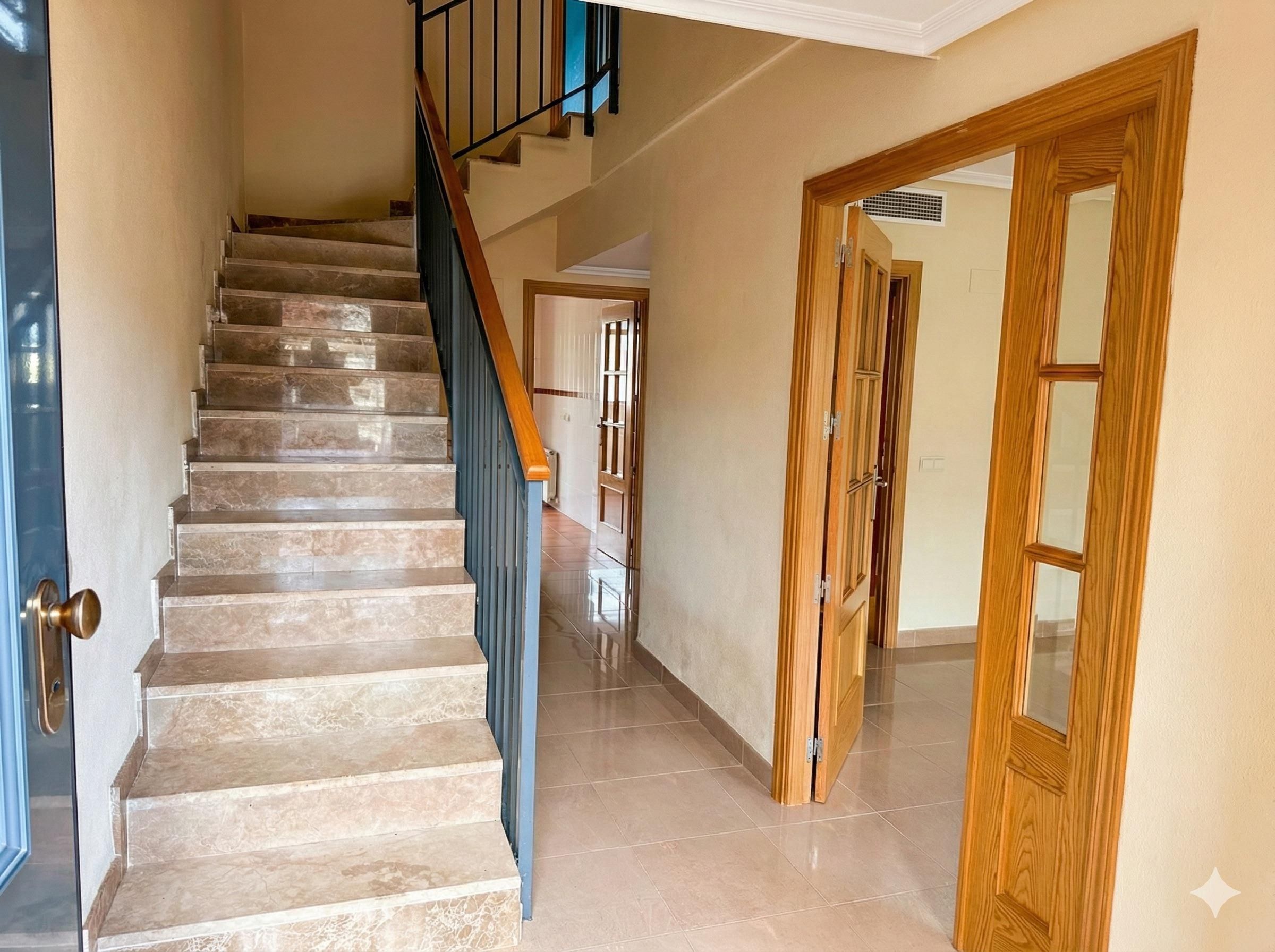 Casa adosada en venda en Cáceres Capital amb Terrassa