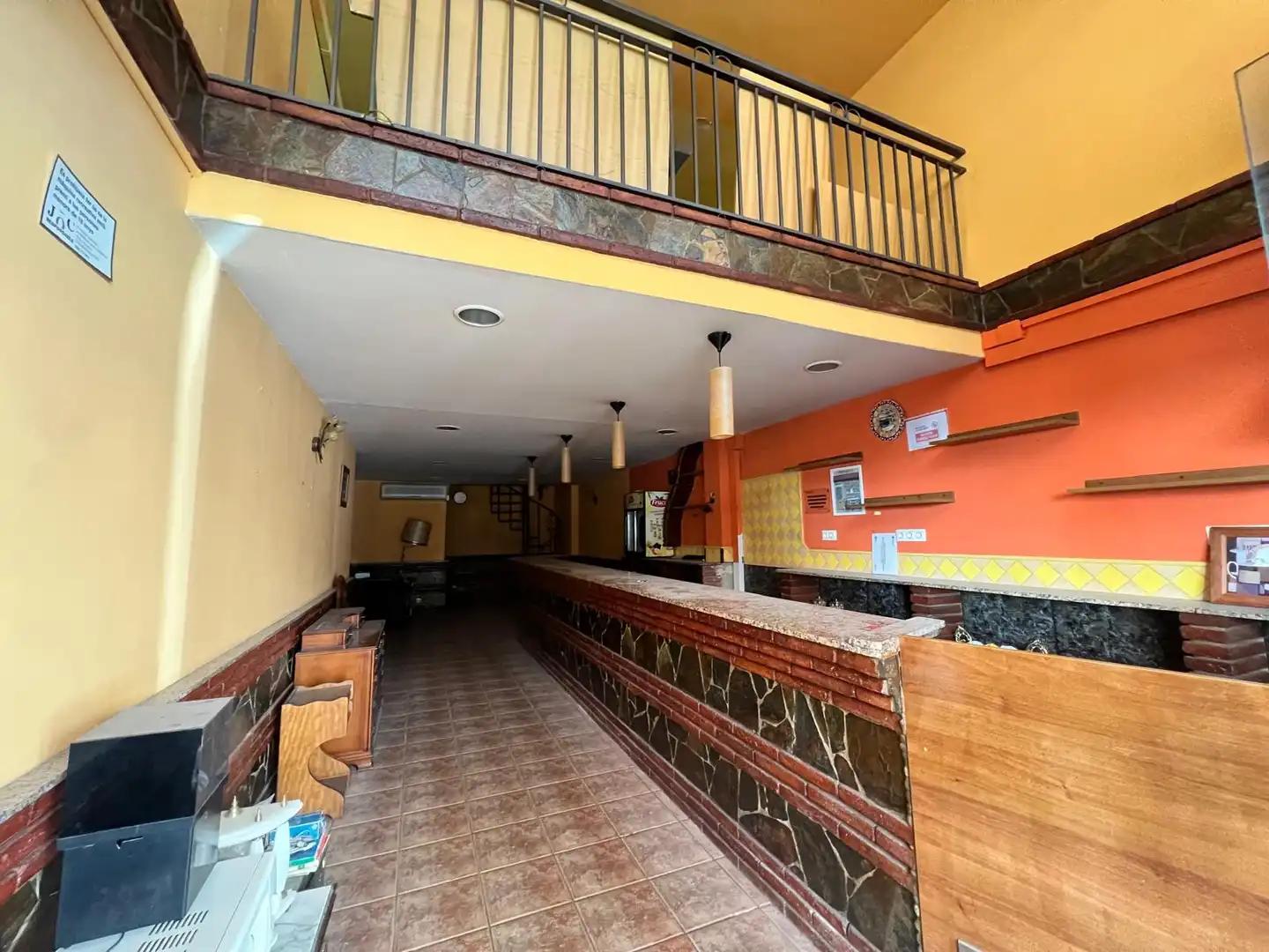 Local en venta en Cornellà de Llobregat