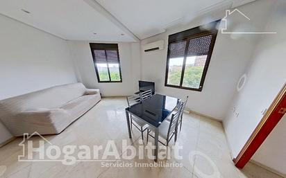 Living room of Flat for sale in  Valencia Capital  with Air Conditioner