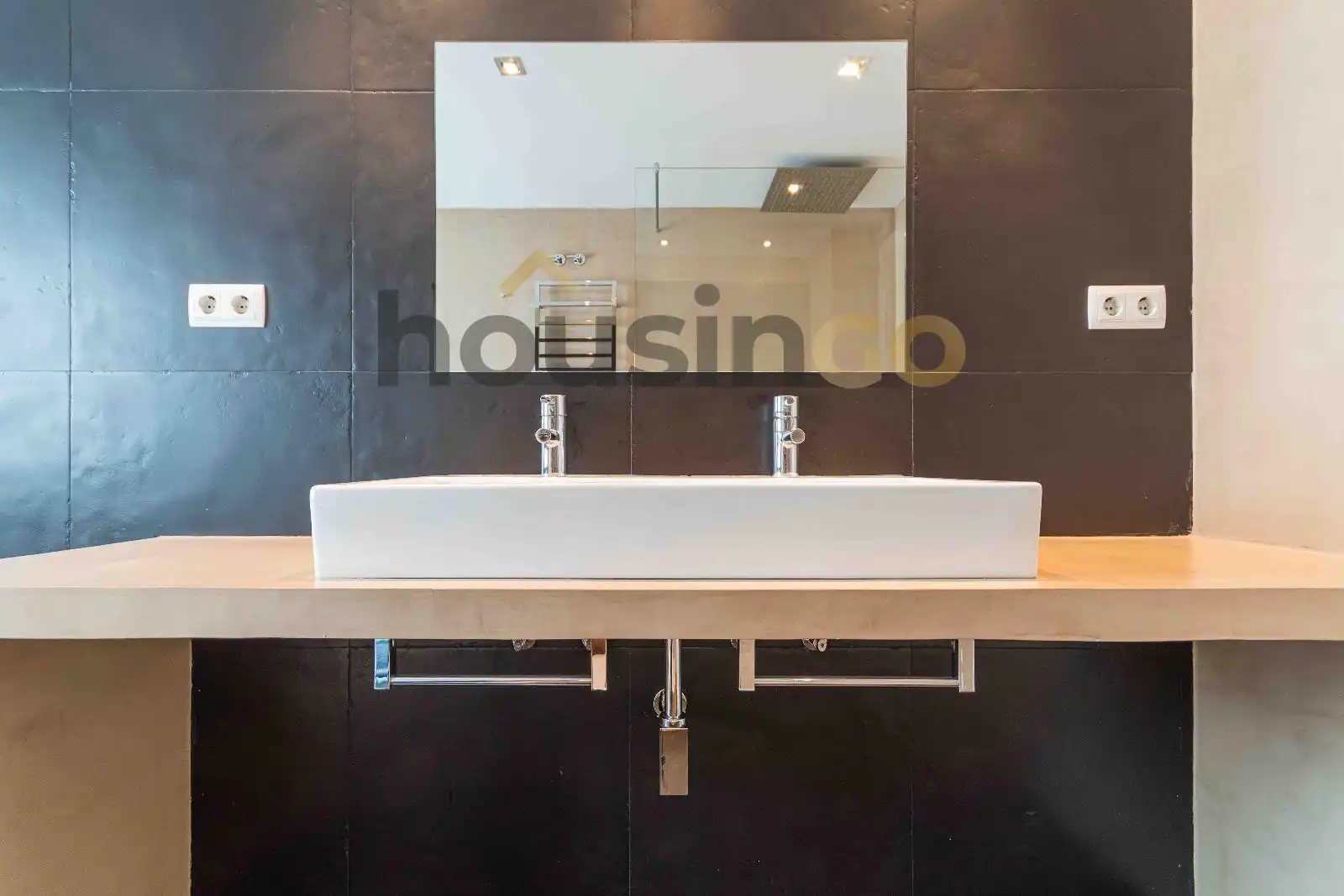 Bathroom of Flat for rent in Madrid  with Air Conditioner, Heating and Terrace