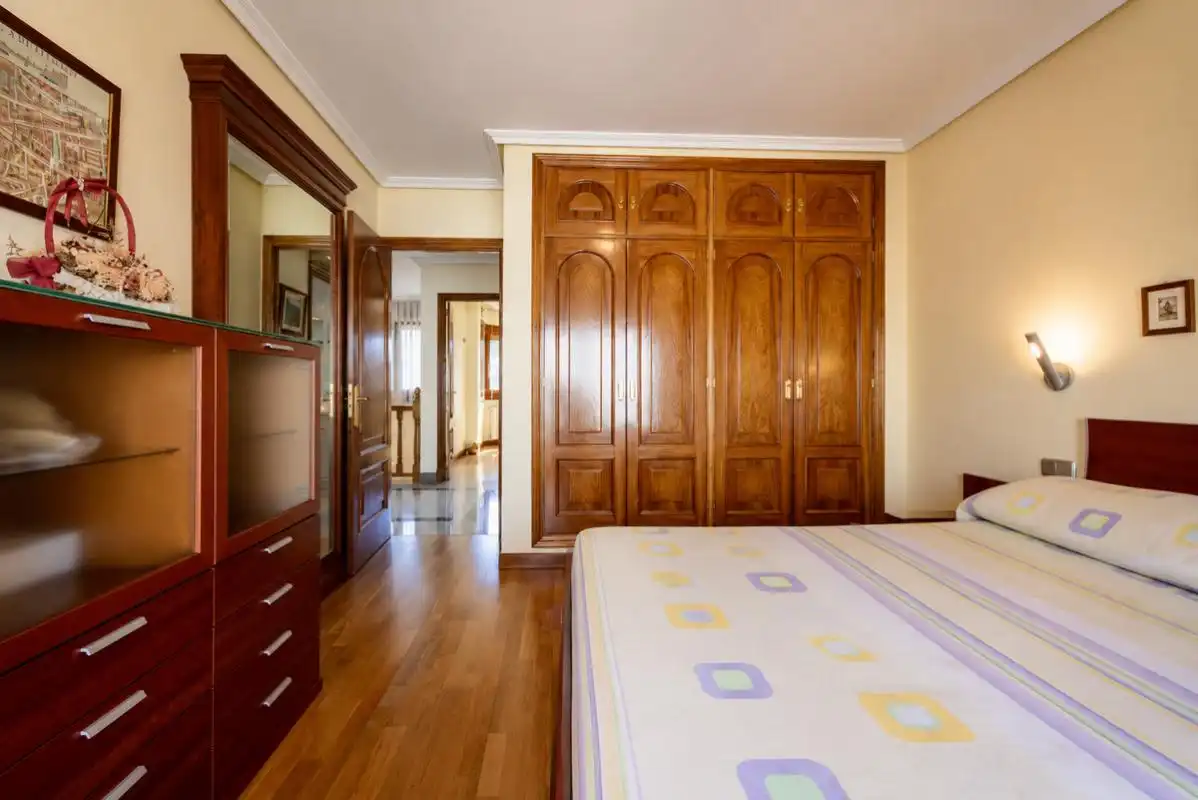 Habitación de Casa o chalet en venta en Alcalá de Henares con Aire acondicionado, Calefacción y Jardín privado