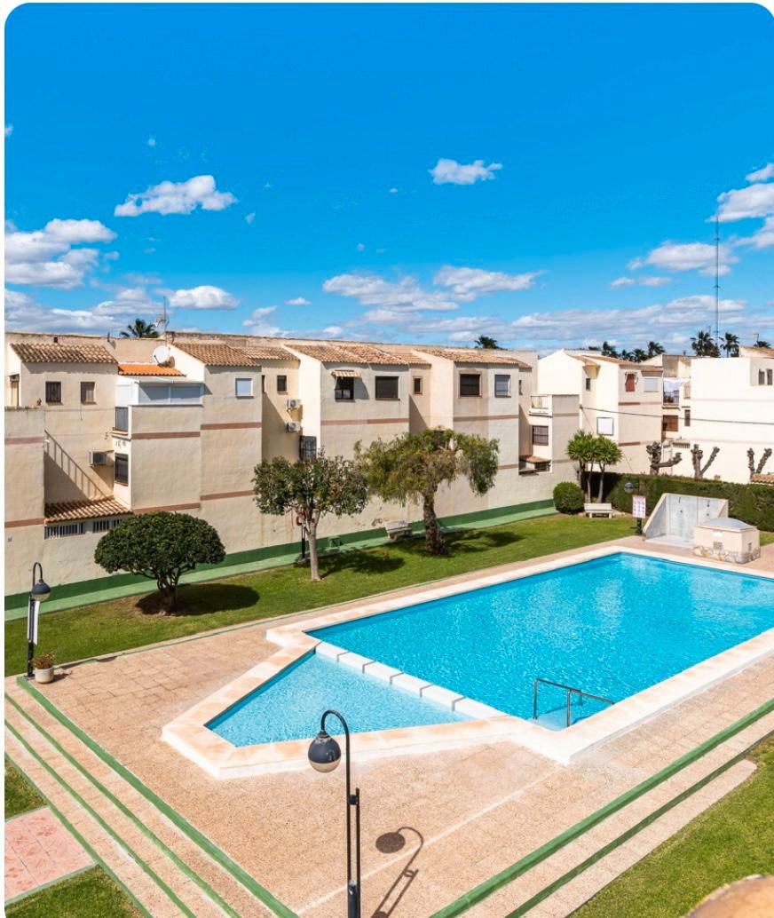 Exterior view of House or chalet to rent in Guardamar del Segura  with Air Conditioner, Heating and Private garden