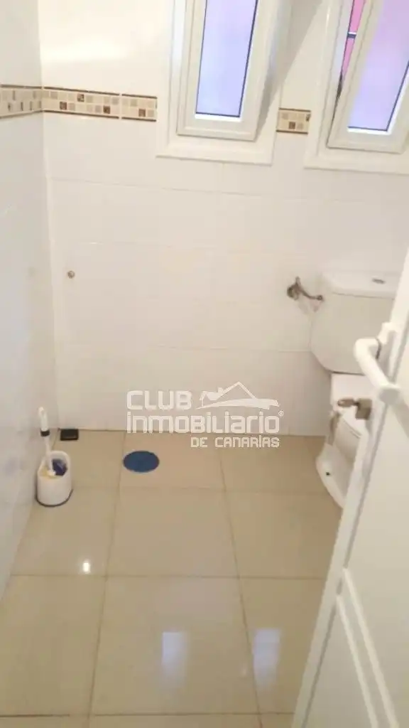 Bathroom of Commercial properties for rent in San Cristóbal de la Laguna