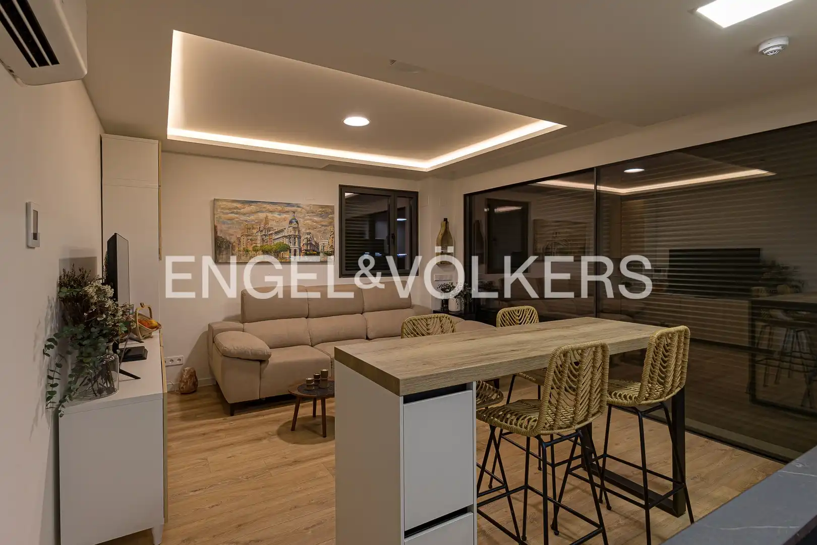 Wohnzimmer von Wohnung zum Verkauf in Madrid mit Klimaanlage, Heizung und Privatgarten