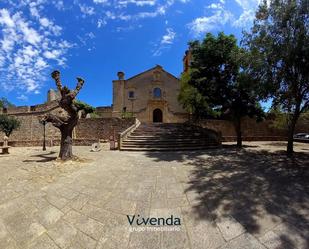 Vista exterior de Casa adosada en venda en Valencia de Alcántara amb Terrassa i Balcó