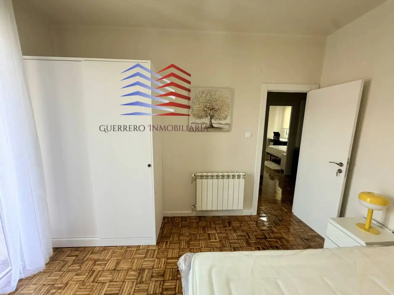 Schlafzimmer von Wohnung zur Miete in Ourense Capital  mit Heizung, Parkett und Möbliert