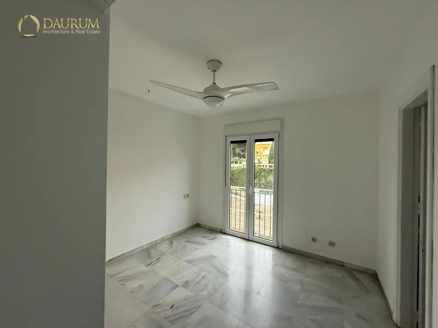 Habitación de Casa adosada en venta en Marbella con Aire acondicionado, Calefacción y Terraza
