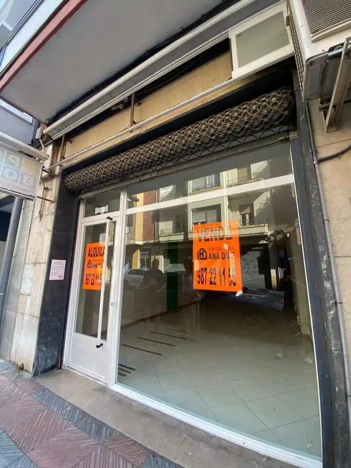 Local comercial en venda a Calle Juan Madrazo 9 24002 Leon