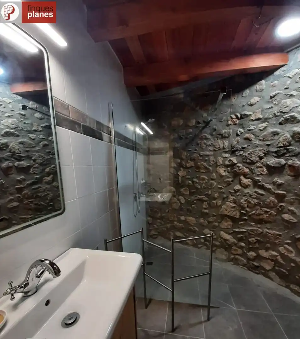 Baño de Casa o chalet en venta en Cabó con Calefacción y Jardín privado
