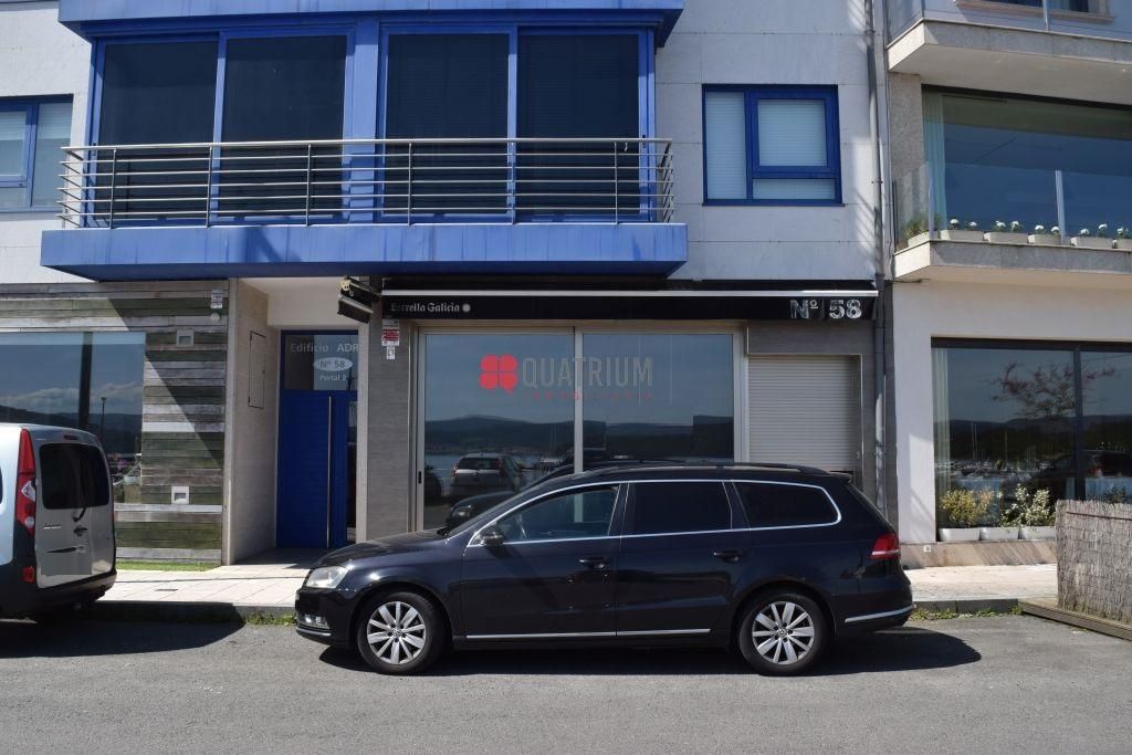 Premises for sale in Outes  with Air Conditioner and Furnished