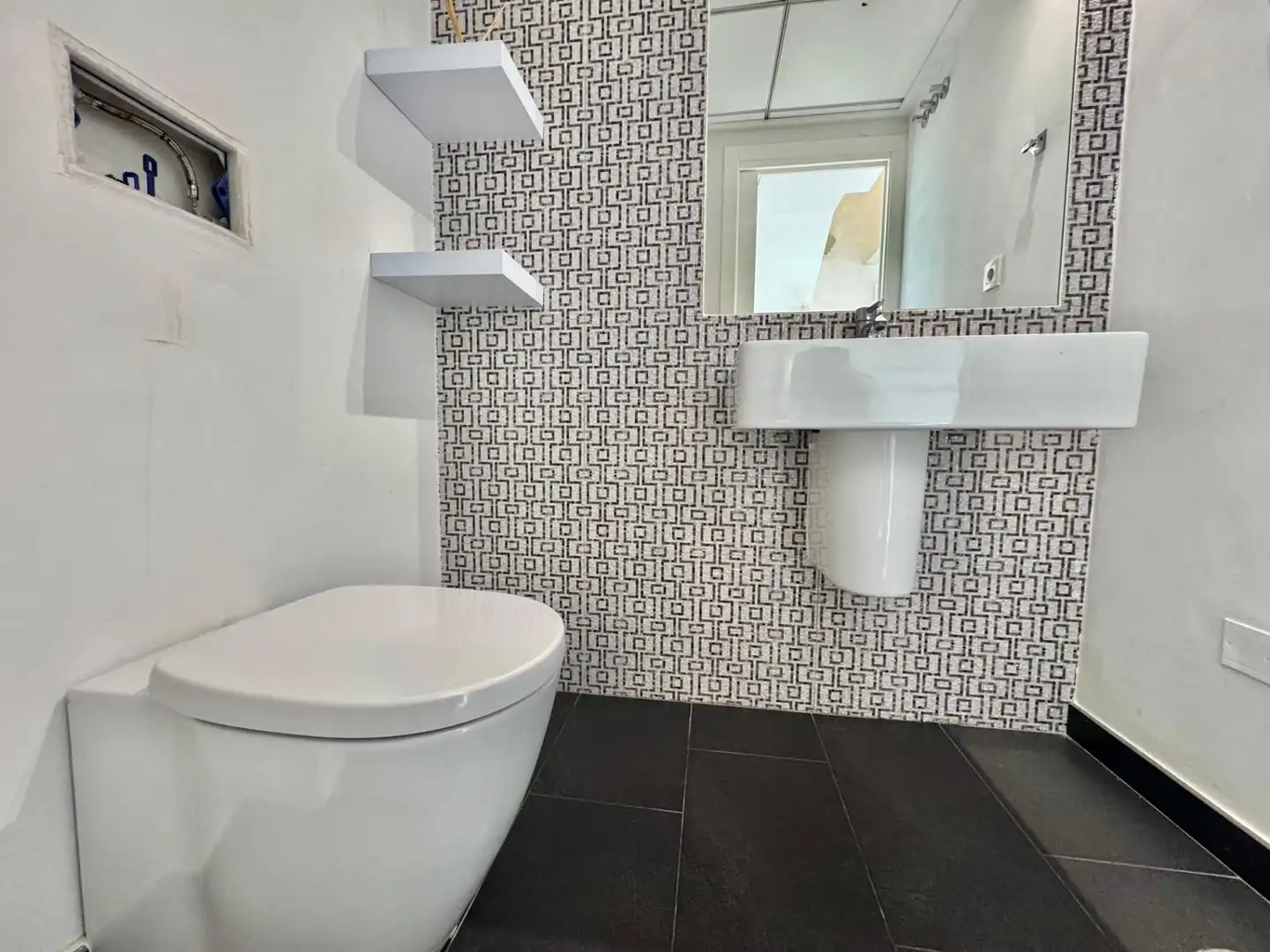Baño de Casa adosada en venta en Torrevieja con Jardín privado, Terraza y Balcón