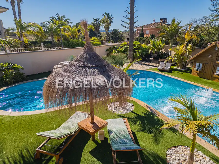 Swimming pool of Houses for sale in San Vicente del Raspeig / Sant Vicent del Raspeig  with Air Conditioner, Heating and Private garden