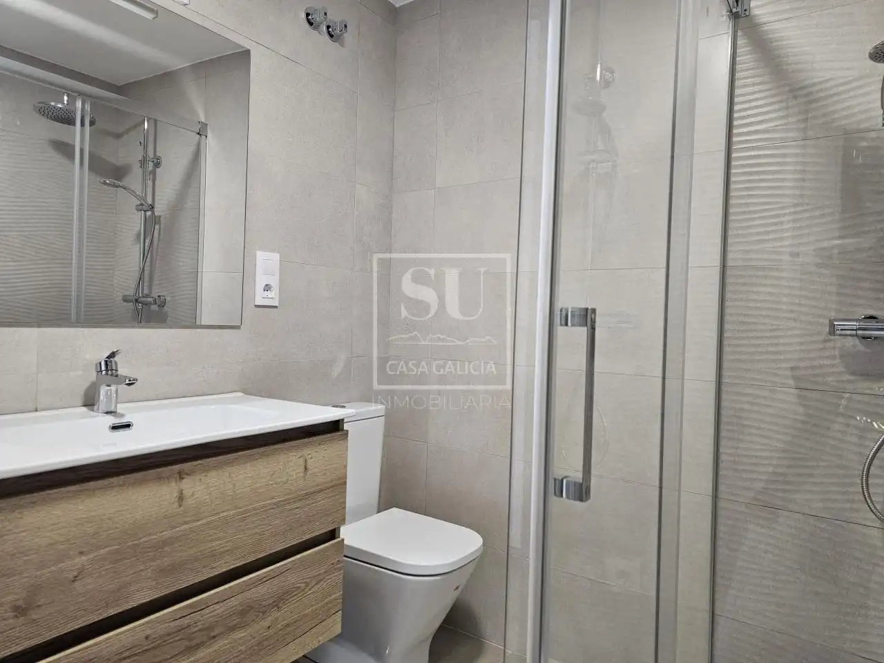 Badezimmer von Wohnung zur Miete in Baiona mit Klimaanlage, Heizung und Möbliert