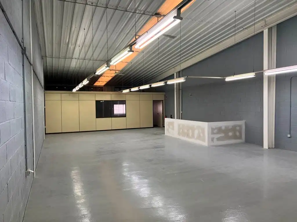 Nave industrial en venta en Santiago de Compostela 