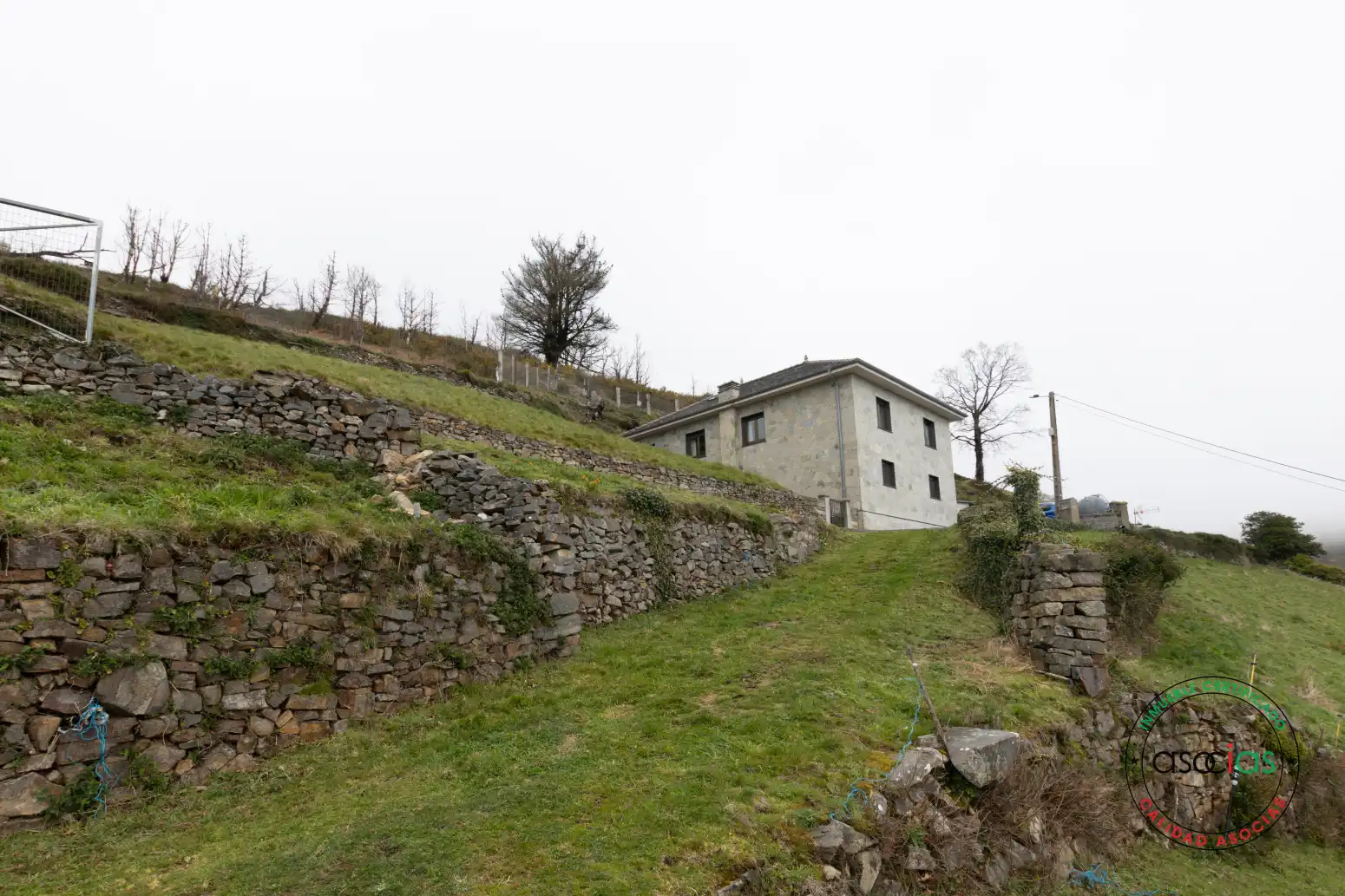 Außenansicht von Haus oder Chalet zum Verkauf in Tineo mit Heizung