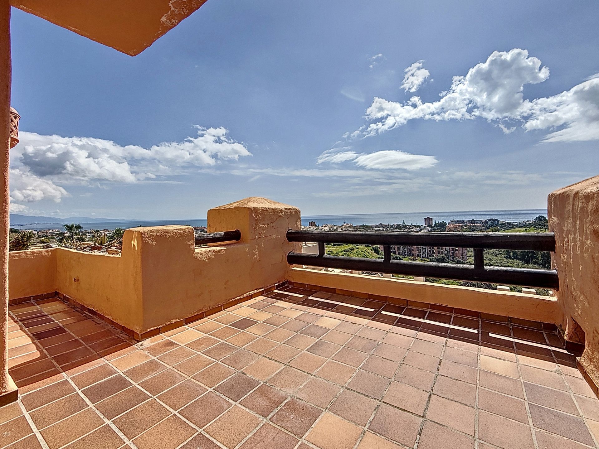 Terrassa de Apartament en venda en Manilva amb Aire condicionat, Terrassa i Piscina