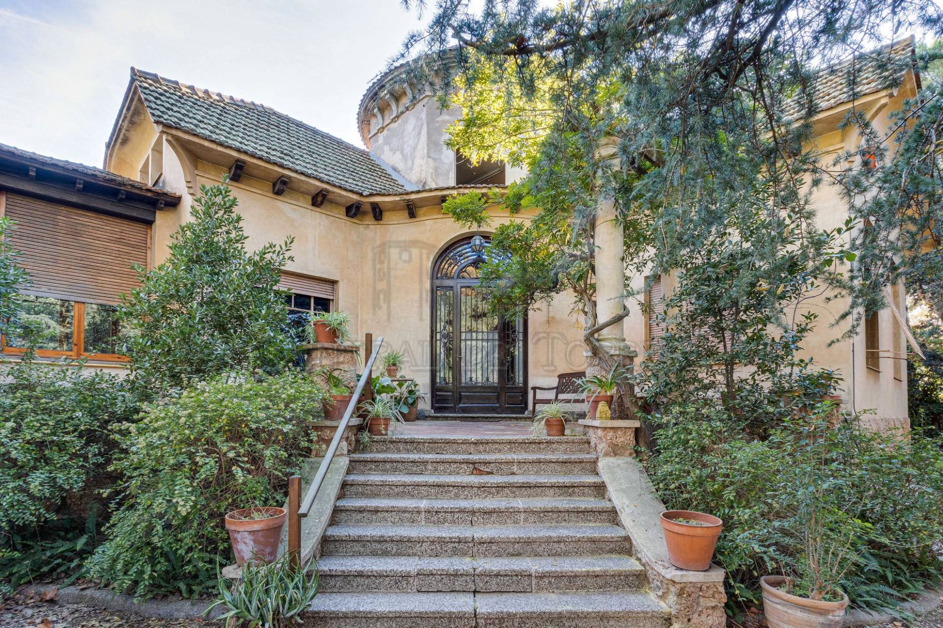 Exterior view of House or chalet for sale in Sant Cugat del Vallès  with Heating, Private garden and Parquet flooring