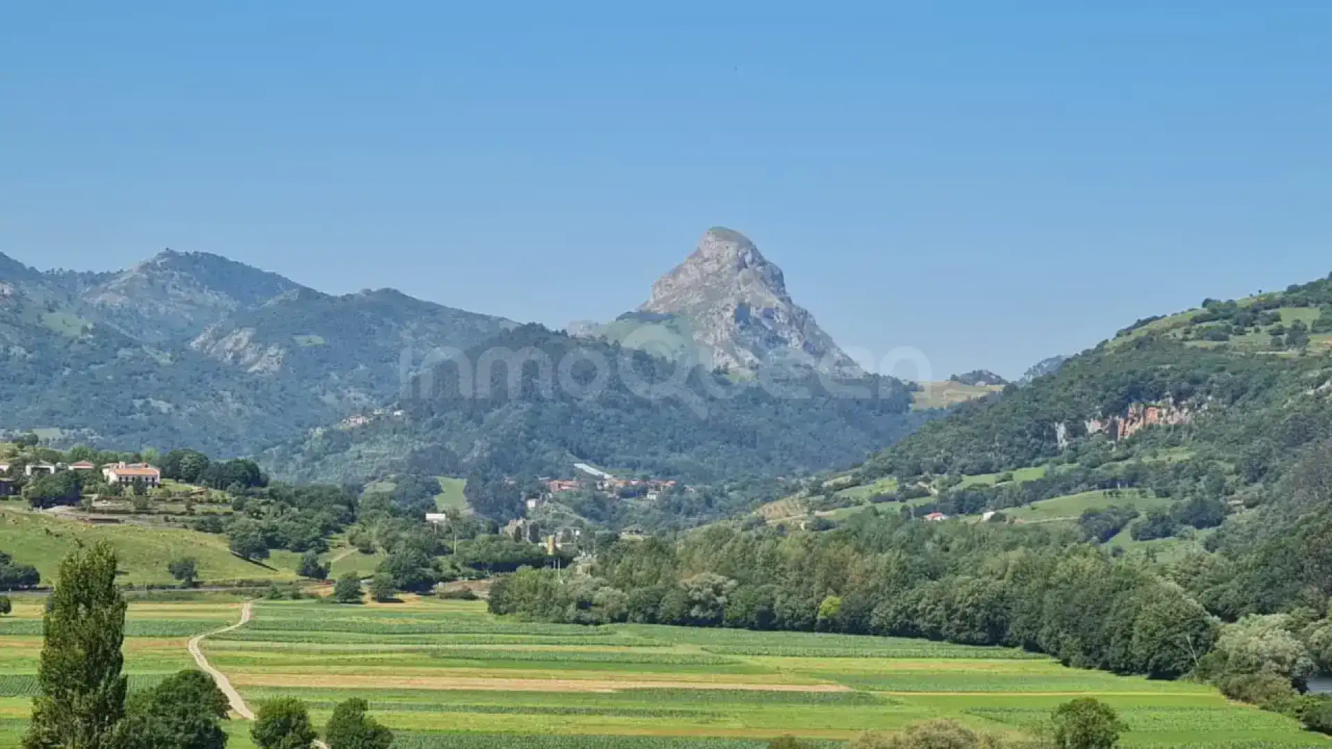 Casa o xalet en venda en Peñamellera Baja