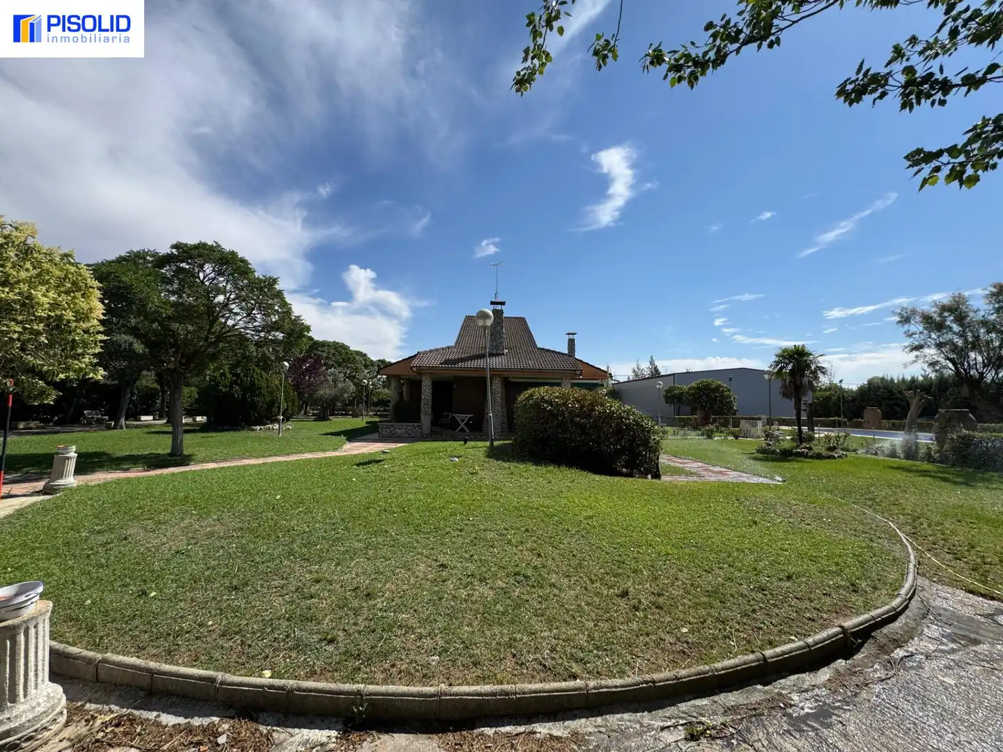 Vista exterior de Finca rústica en venda en Corcos amb Calefacció i Piscina