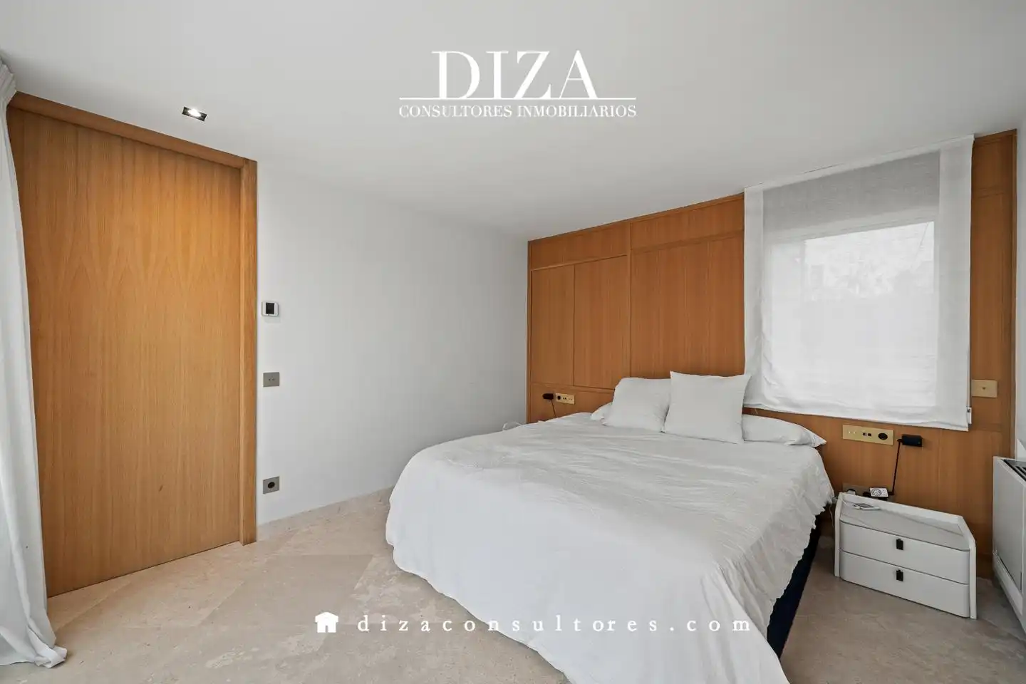 Bedroom of Attic for sale in Madrid  with Air Conditioner, Terrace and Storage room