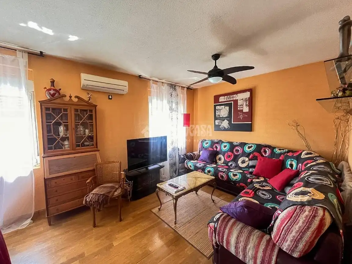 Sala de estar de Piso en venta en Navalcarnero con Calefacción, Parquet y Terraza
