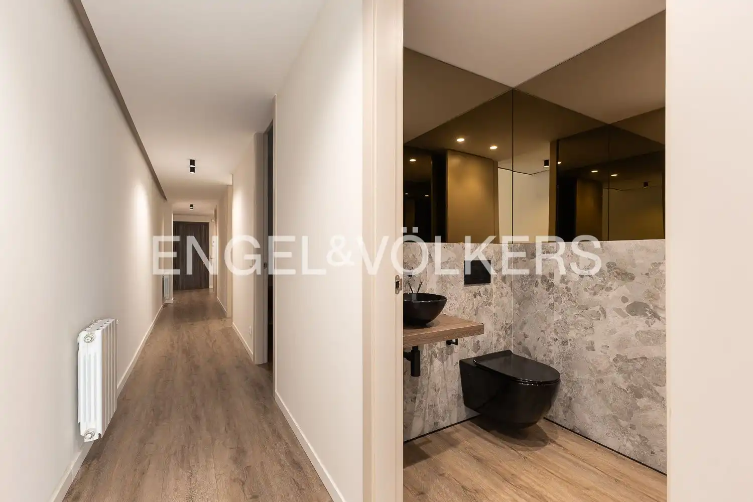 Wohnung zum Verkauf in Valencia mit Klimaanlage, Heizung und Terrasse