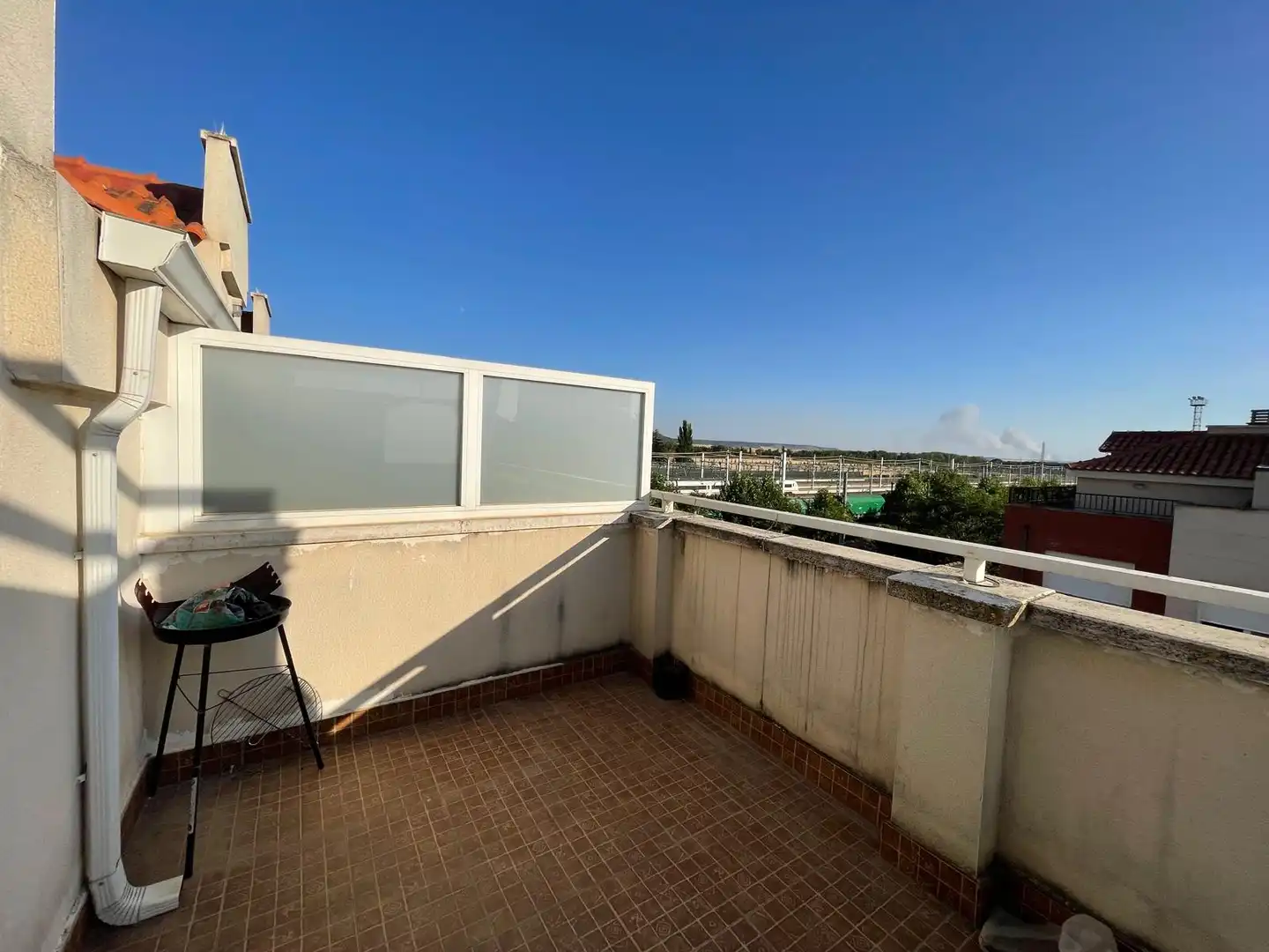 Terrasse von Dachboden zur Miete in Venta de Baños mit Heizung, Parkett und Terrasse