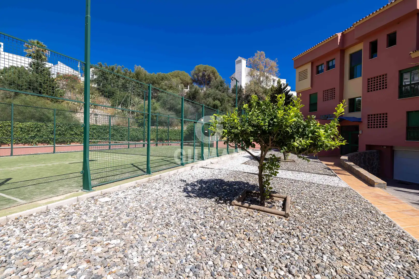 Jardín de Dúplex en venta en Fuengirola con Calefacción, Trastero y Piscina