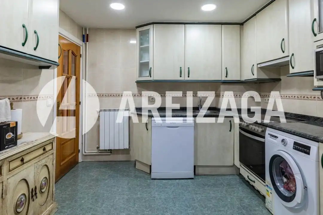 Küche von Wohnung zum Verkauf in Donostia - San Sebastián  mit Heizung, Terrasse und Möbliert